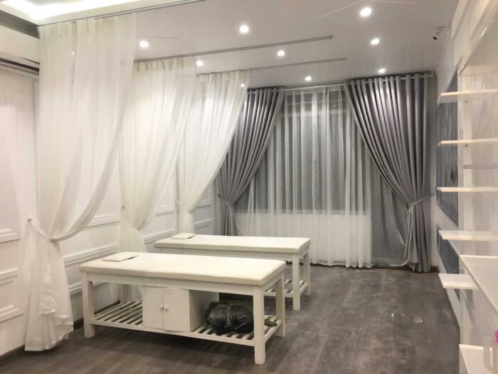 Trang trí spa mini bằng mành rèm